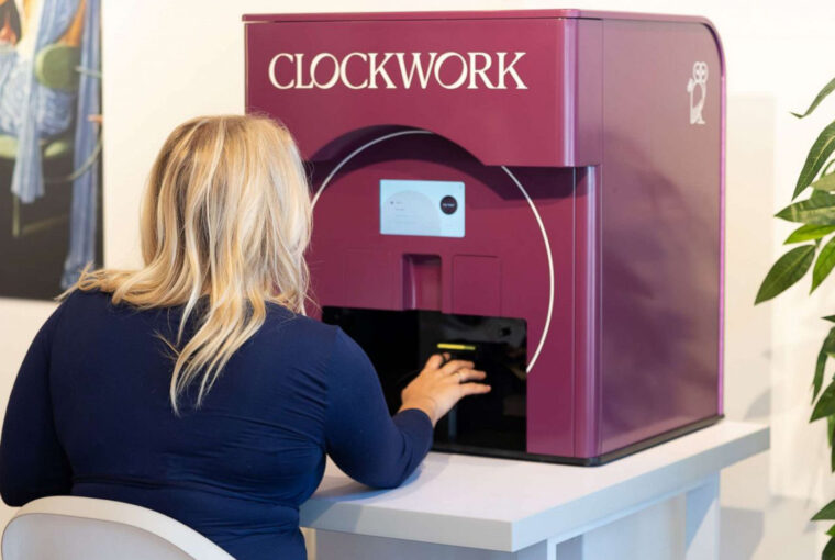 Meet World’s First Robot Manicurist, Clockwork Meet World’s First Robot Manicurist, Clockwork