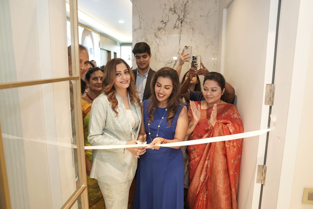 Dr. Chytra Anand opens 1st Kosmoderma dermatology clinic in Mumbai Dr. Chytra Anand opens 1st Kosmoderma dermatology clinic in Mumbai